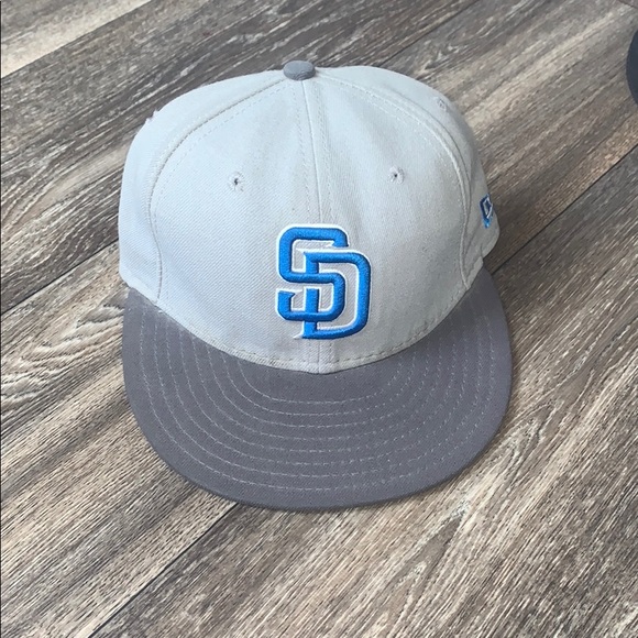 Fitted new era 59/50 San Diego Padres hat. - Picture 1 of 5